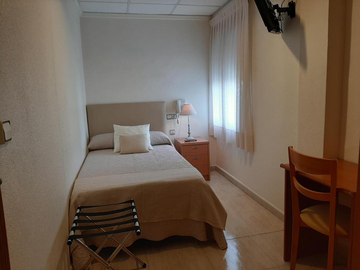 Hostal El Retiro Almoradi Luaran gambar